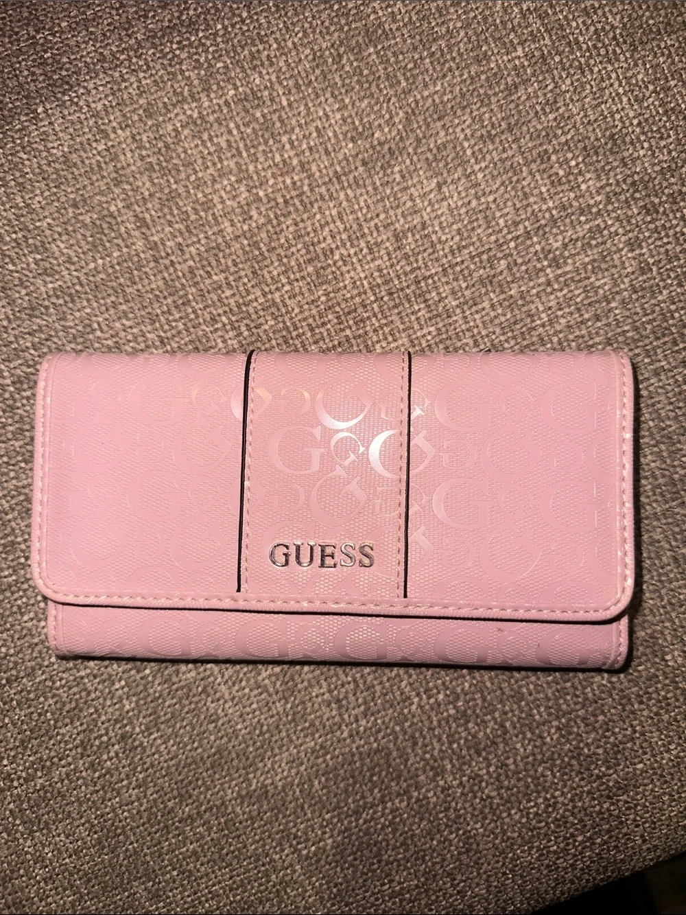 Guess Blush patent logo slim wallet